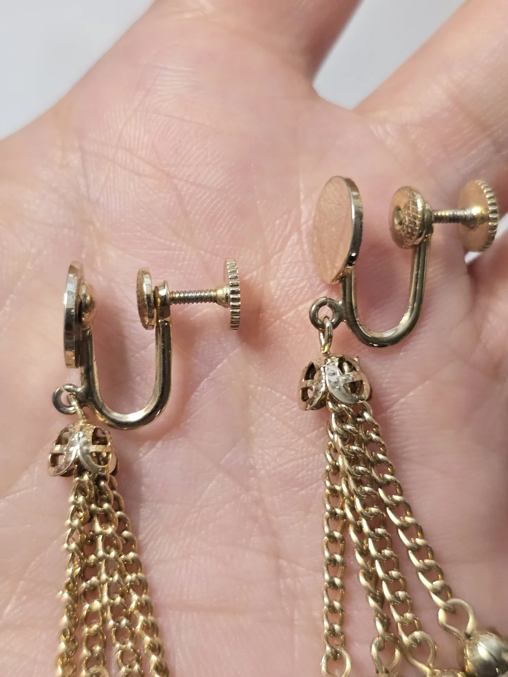 Vintage Gold-tone Tassel Screw-back Mechanism Earrings - Elegant Dangle